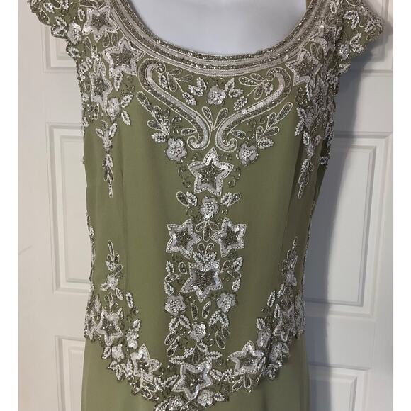 J Kara Green Sequins and Beads Sleeveless Long Formal Gown 10 - Picture 3 of 11